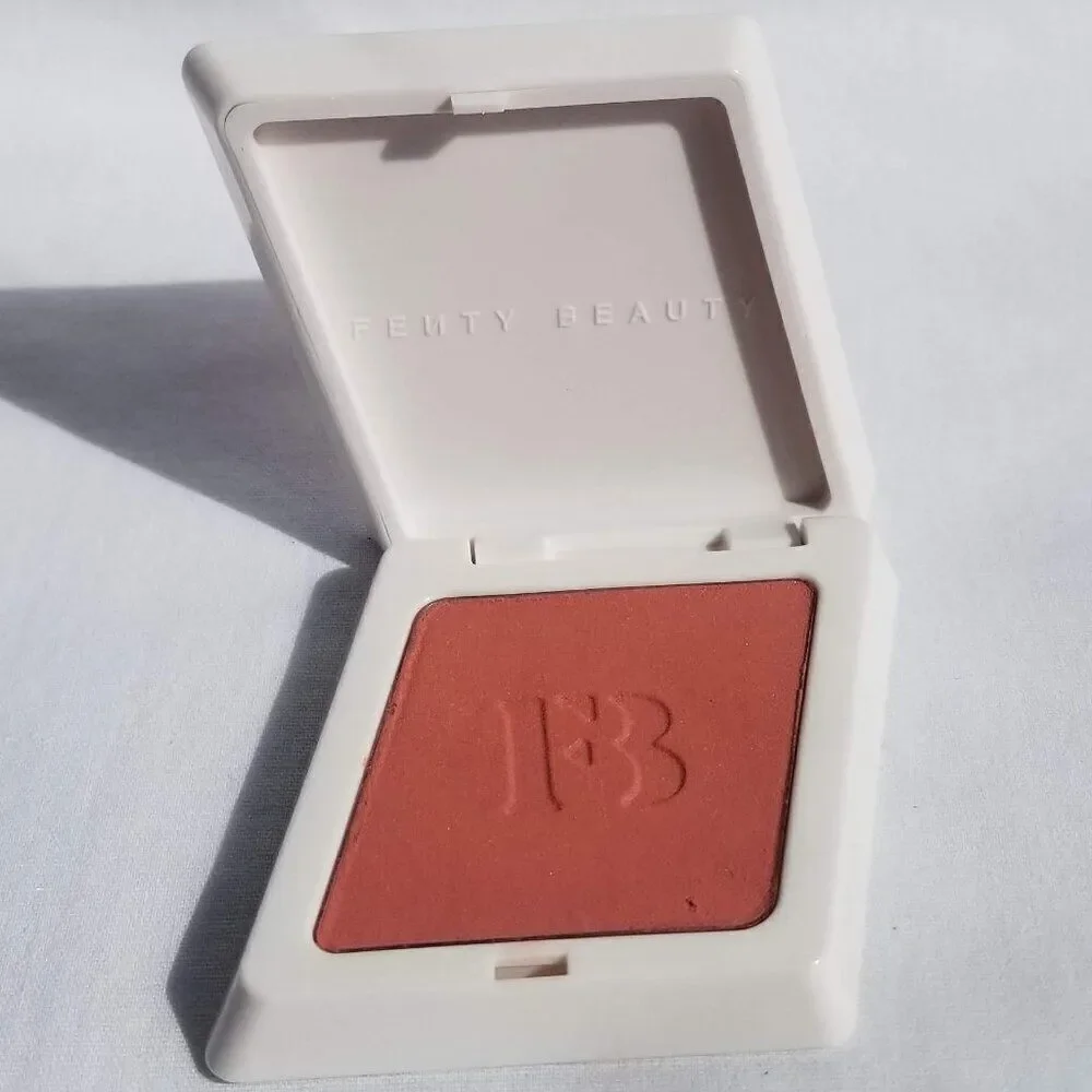 Fenty Beauty - Fenty Cheeks Suede Waterproof Powder Blush - Sundress SZN